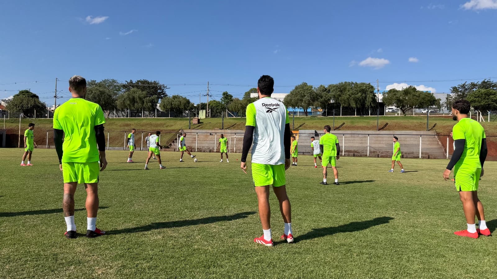 Santa Cruz encerra preparação para o jogo de amanhã