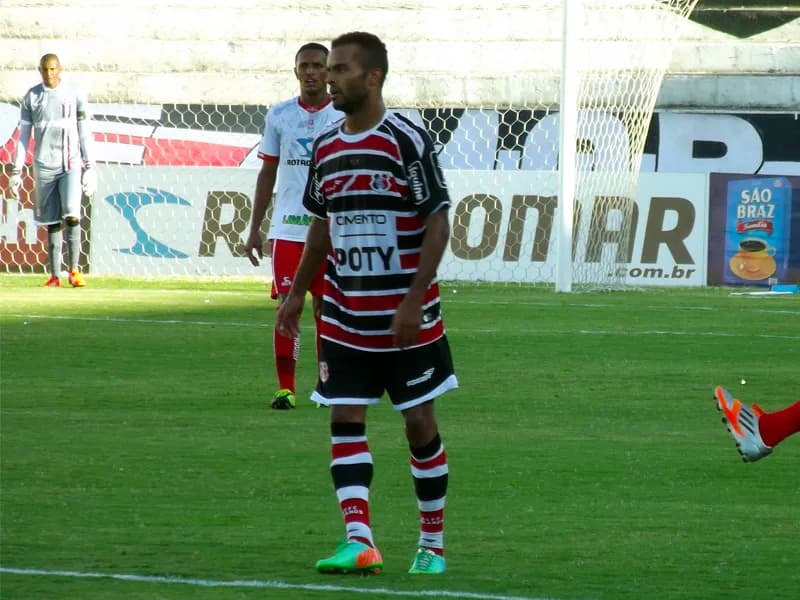 Para Carlos Alberto, 'goleada ajuda na tabela e dá mais confiança para Copa do Nordeste'.
