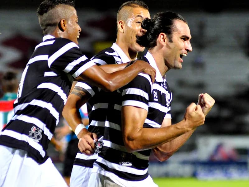 Guerreiro, Santa Cruz bate a Lusa no final:1x0.