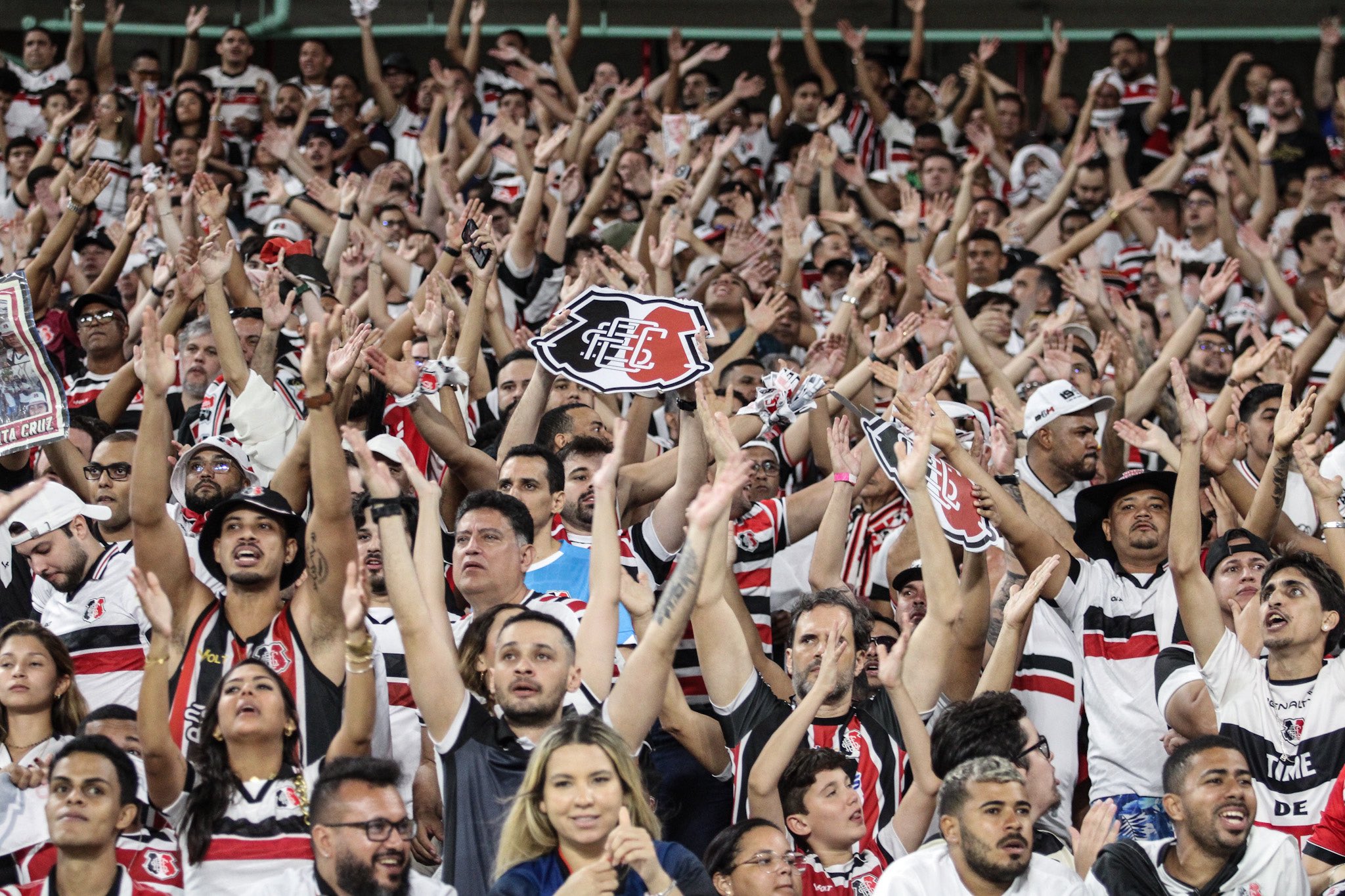 Torcida coral no Arruda